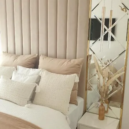 Gold B28 Let's Sea Baltic Park Apartment *